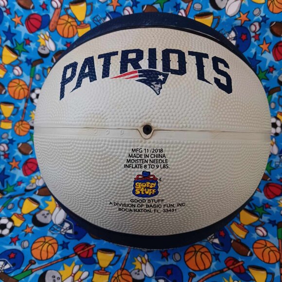 2018 New England Patriots BASKETBALL - Made by Good Stuff - Inflates to 8-9 Lbs - Picture 4 of 7